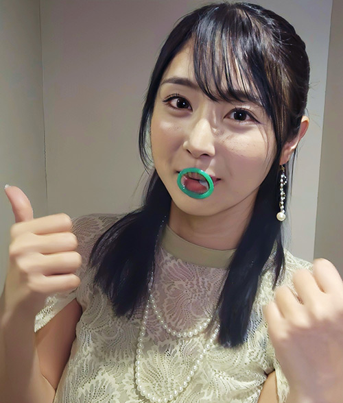 コンドーム装着にチャレンジ！巨乳チン媚！